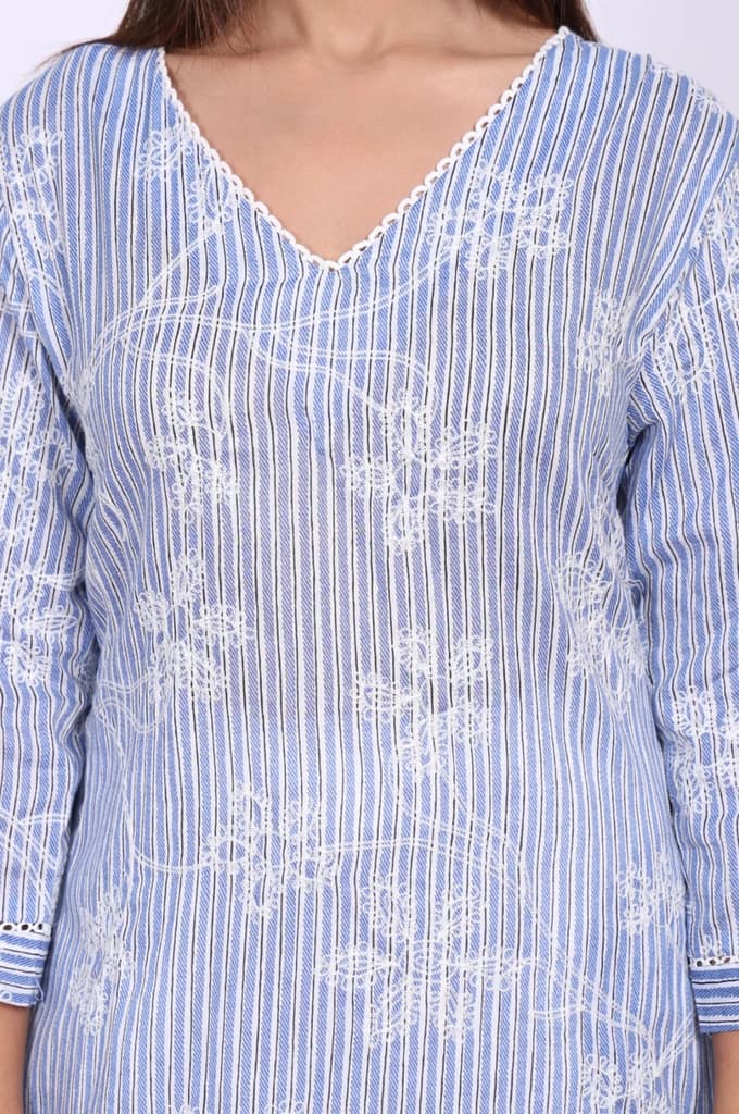 Blue Thread Embroidered Pure Cotton Straight Kurta — photo 2
