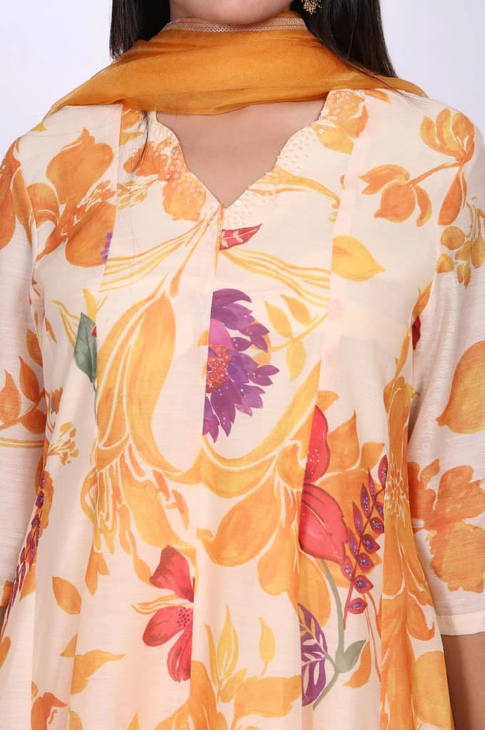 Peach Floral Printed A-Line Kurta with Straight Pant and Dupatta Set — photo 2