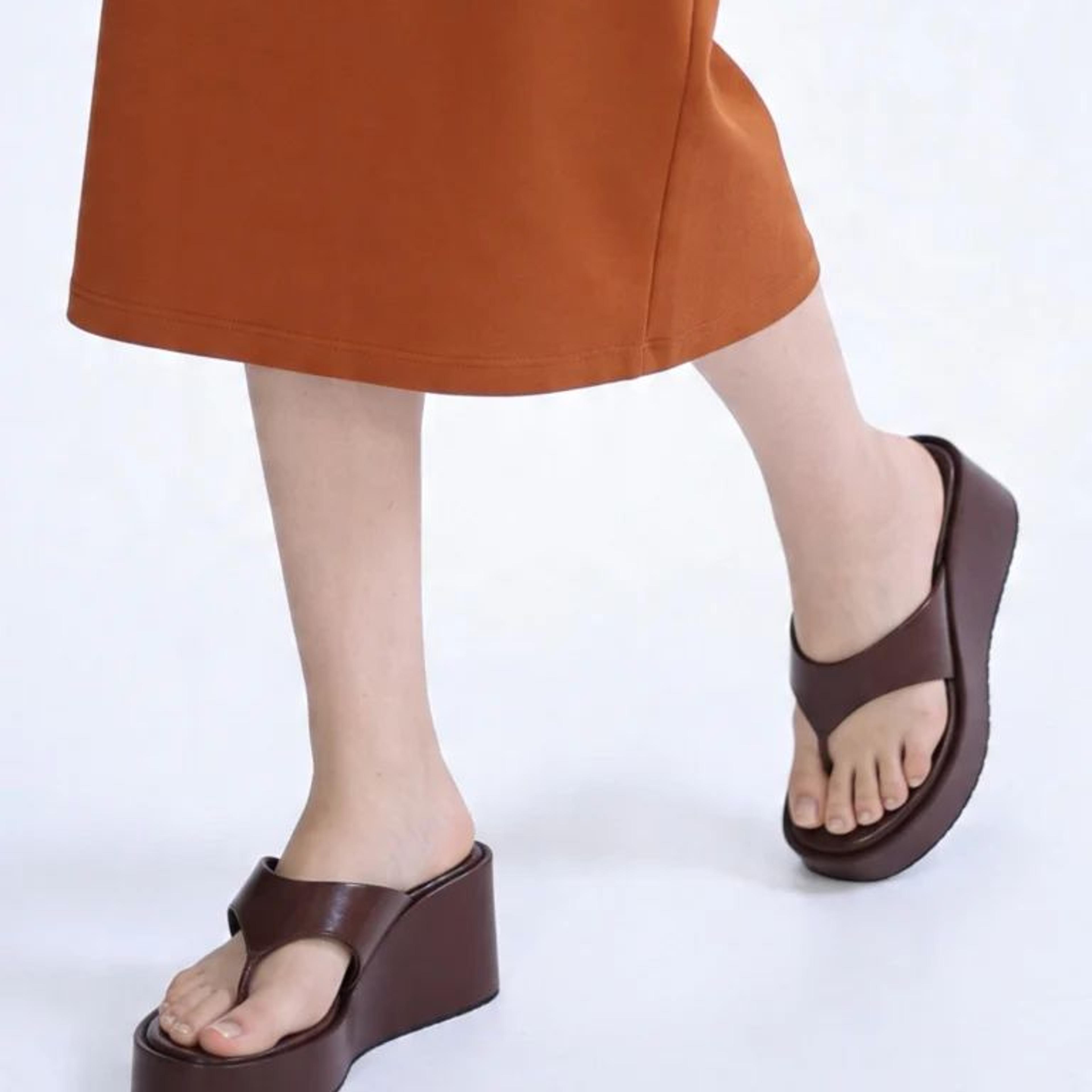 LUNA BLU Brown Thong-Strap Wedge Sandals