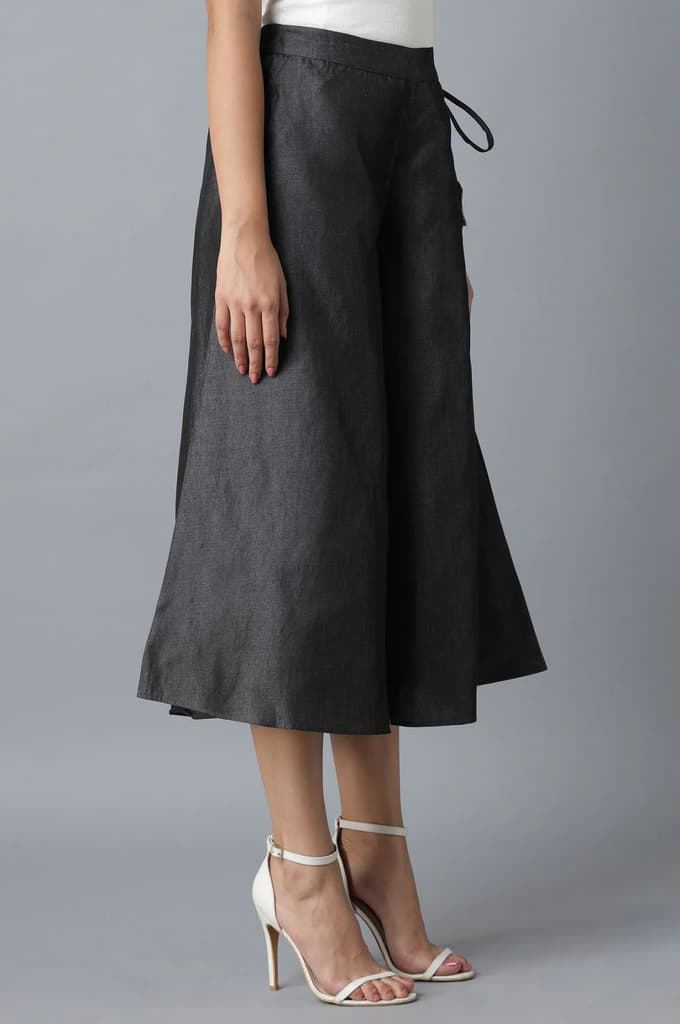 Black Solid Flared Cotton Culottes With Drawstring — photo 4