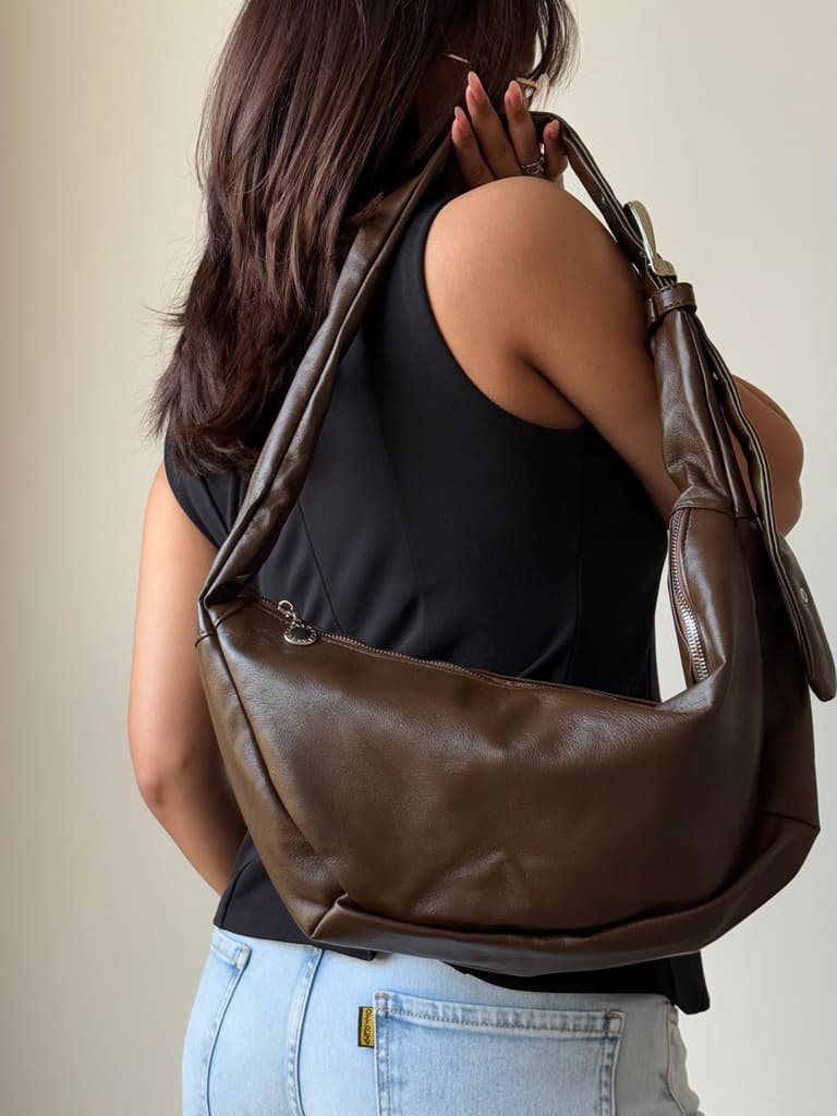 Super Soft Slouchy Shoulder Bag — photo 10