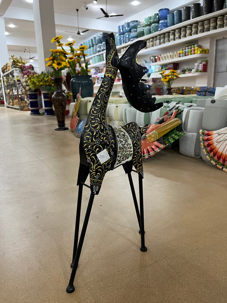 Giraffe Chair | Furniture | Wooden | Black and Gold