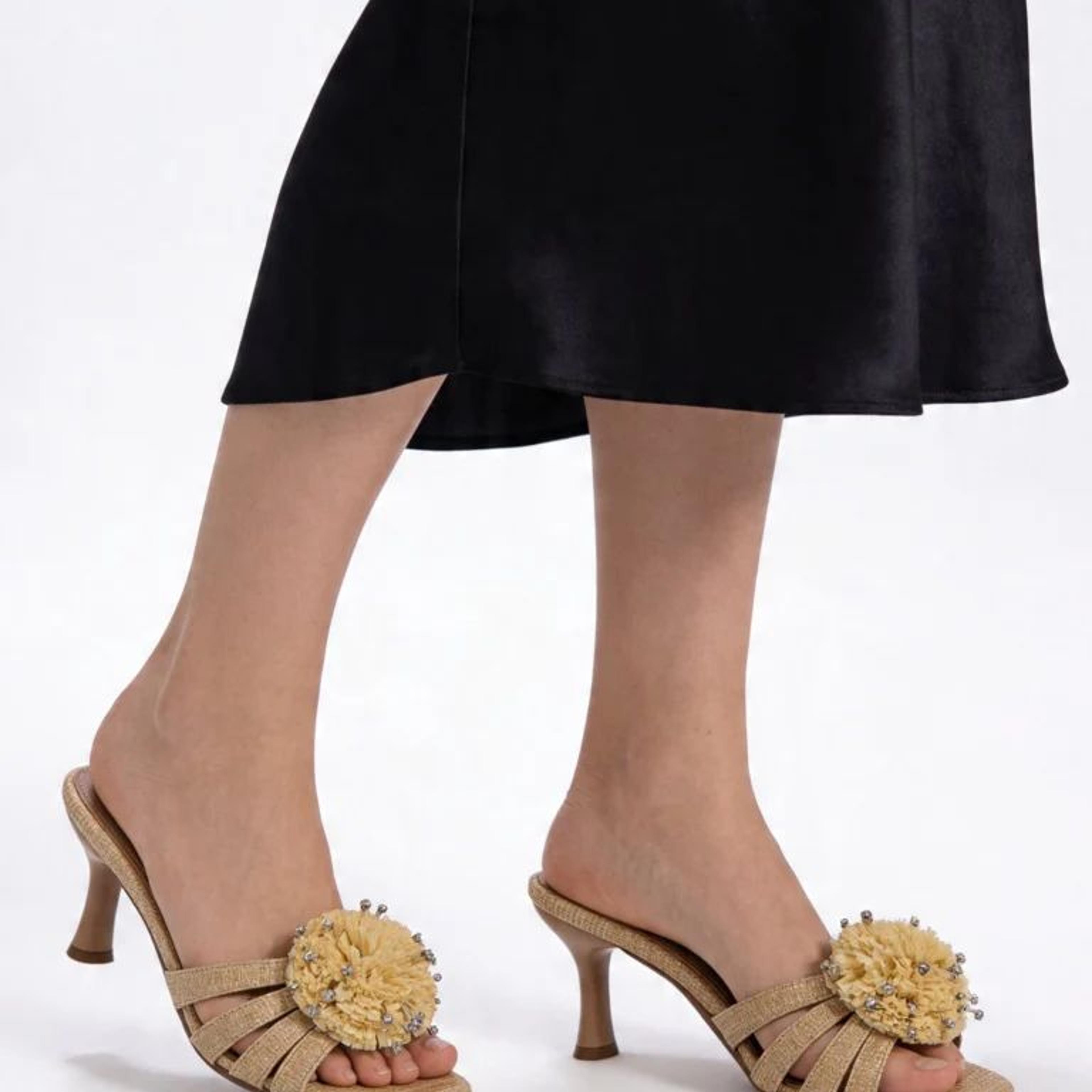 LUNA BLU Beige Raffia Flower Heel Sandals