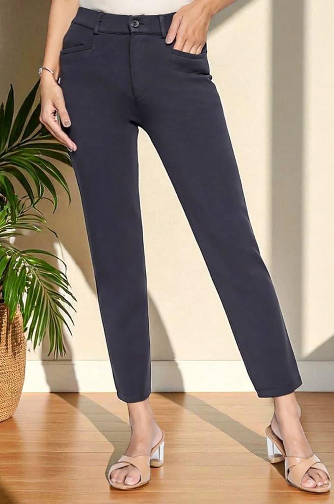 Black Solid Slim fit Trousers in Ankle Length — photo 2
