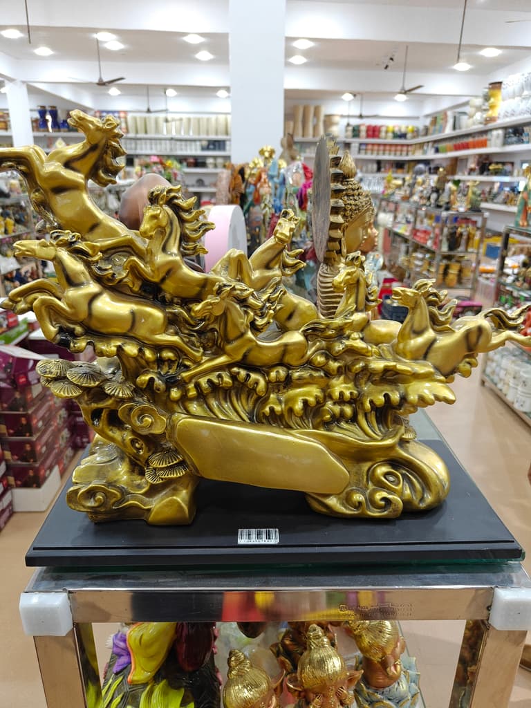 Gold Statue of a Woman | Sculpture | Bronze | Decorative