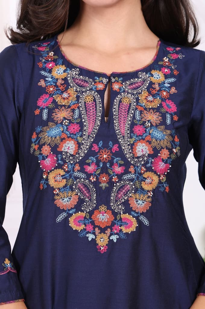 Navy Blue Embroidered Straight Kurta and Pants Co-ord Set — photo 3