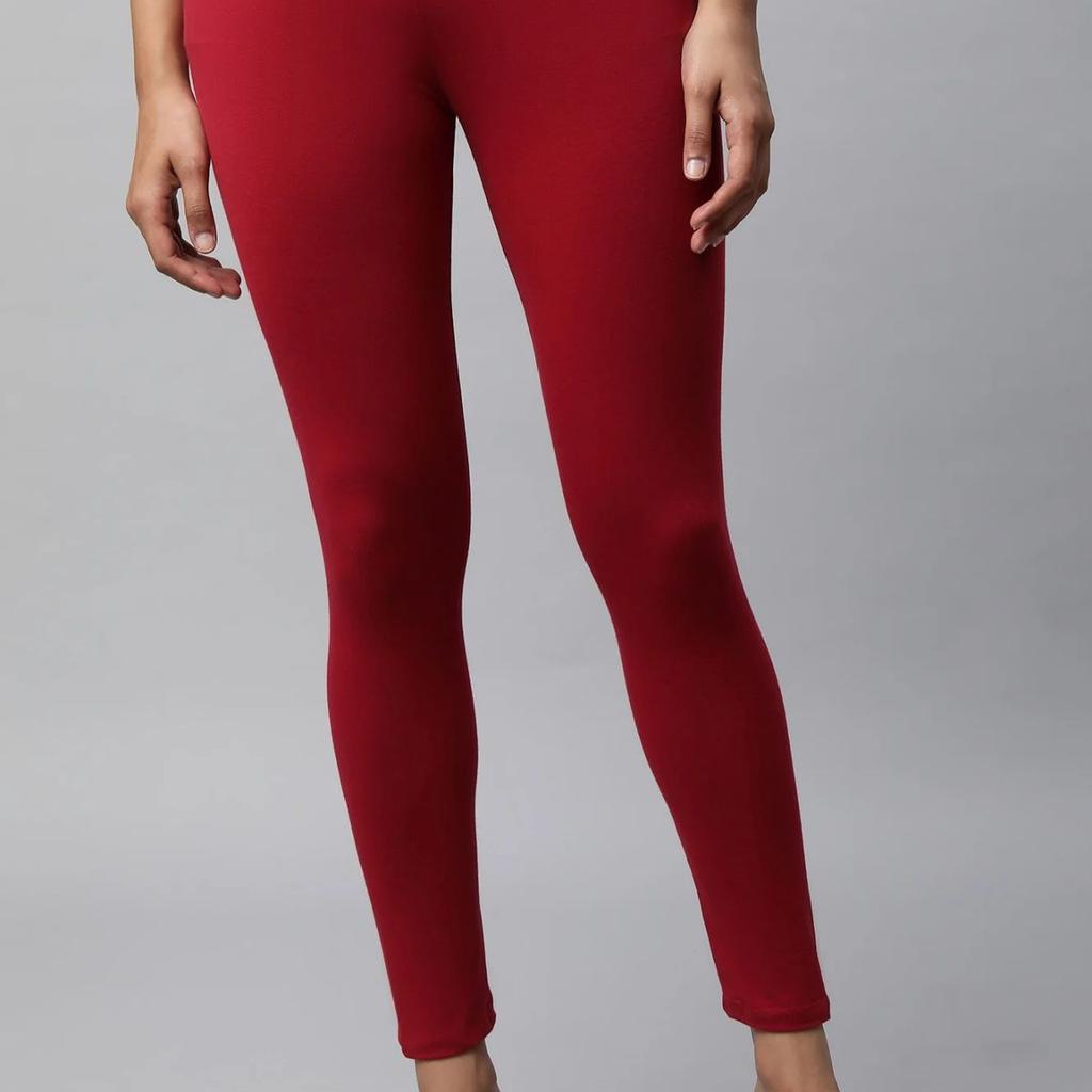 Red Solid Skinny Fit Cotton Tights With Slip On Closure