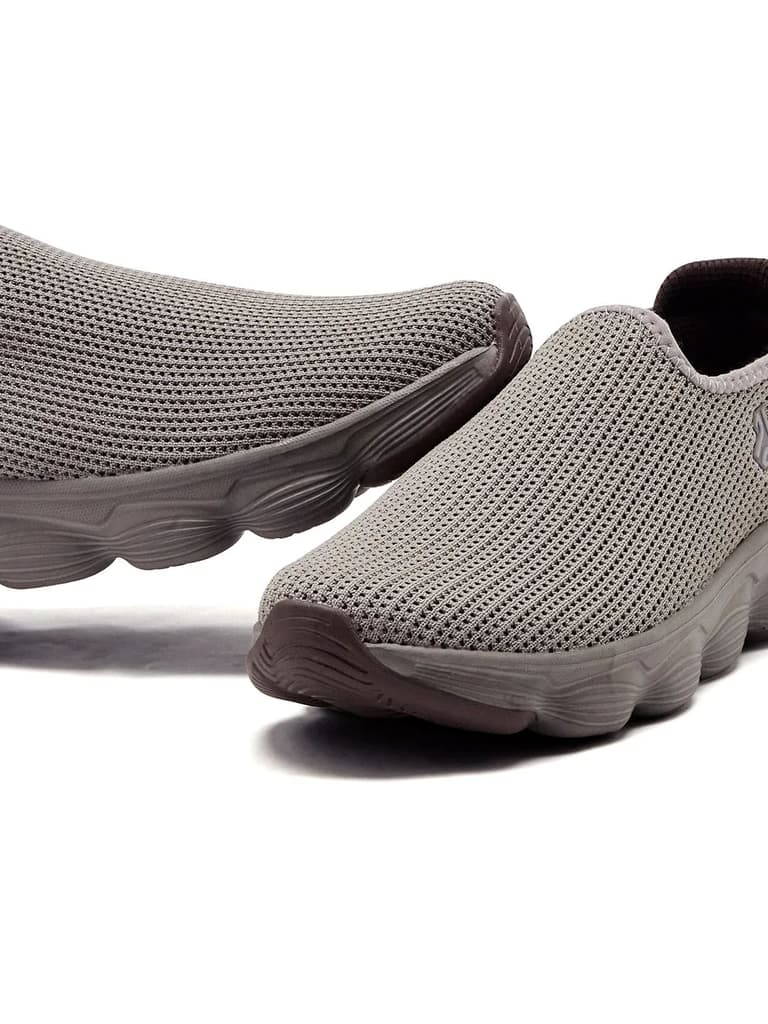 STRIVE Brown Men's Walking Shoes — photo 7
