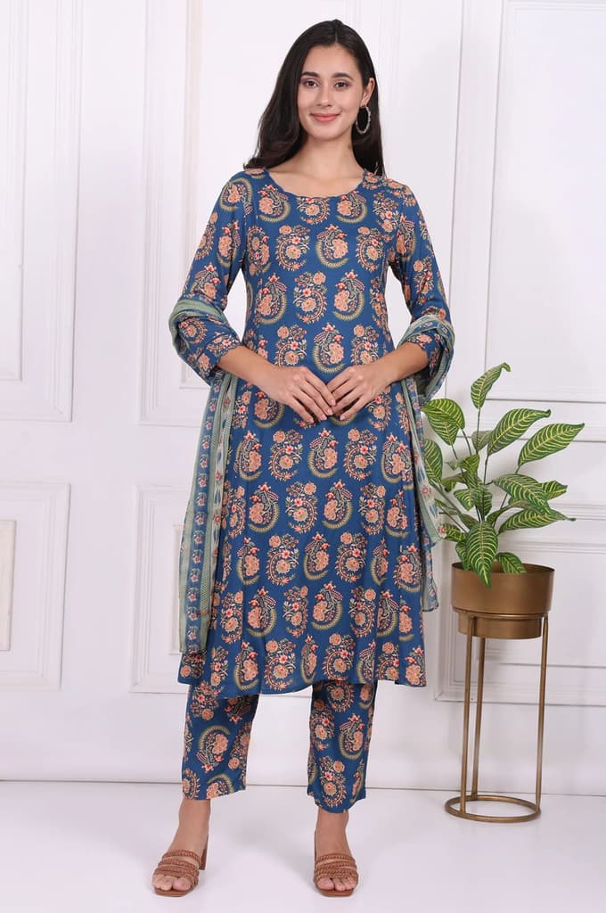 Blue Floral Printed Straight Kurta, Pants and Dupatta Set — photo 2