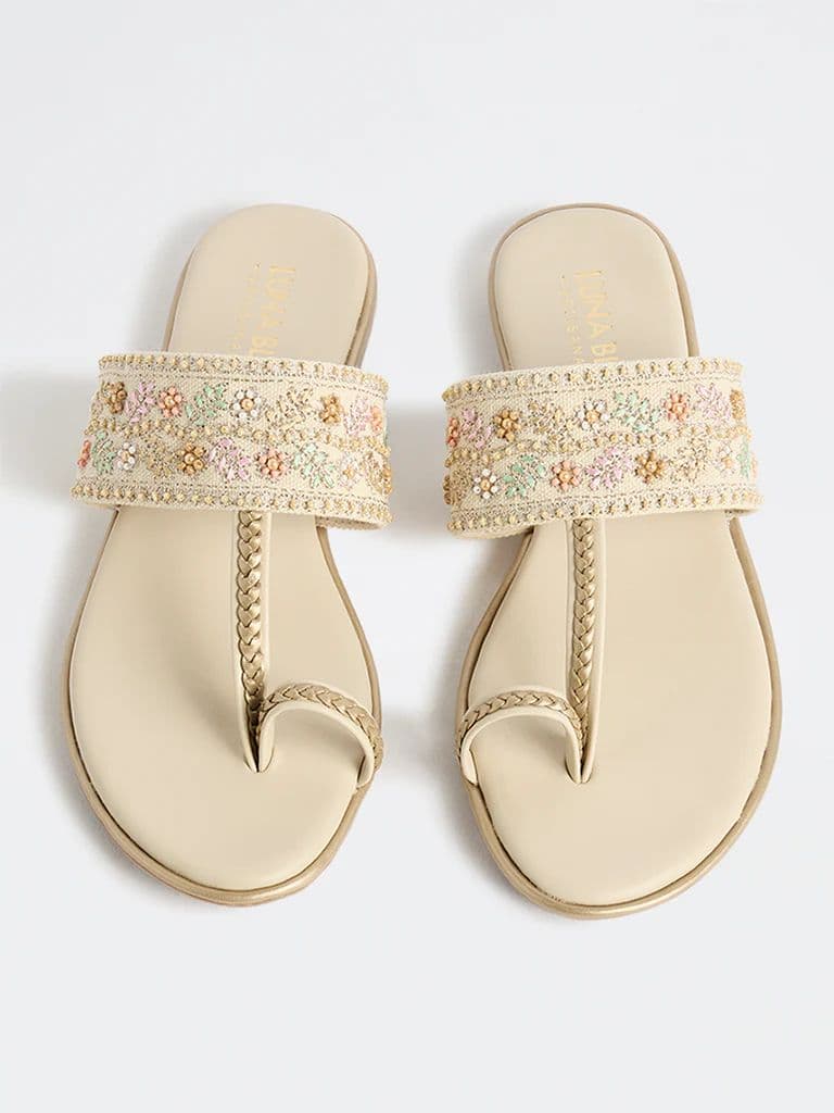LUNA BLU Ivory Floral Embroidered Kolhapuri Sandals — photo 2
