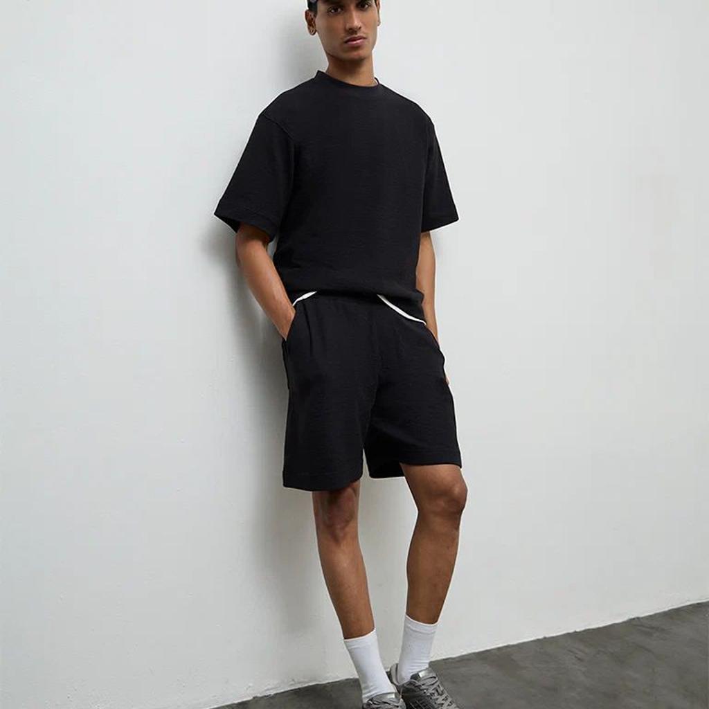 Nuoflexx Black Relaxed-Fit Mid-Rise Cotton-Blend Shorts