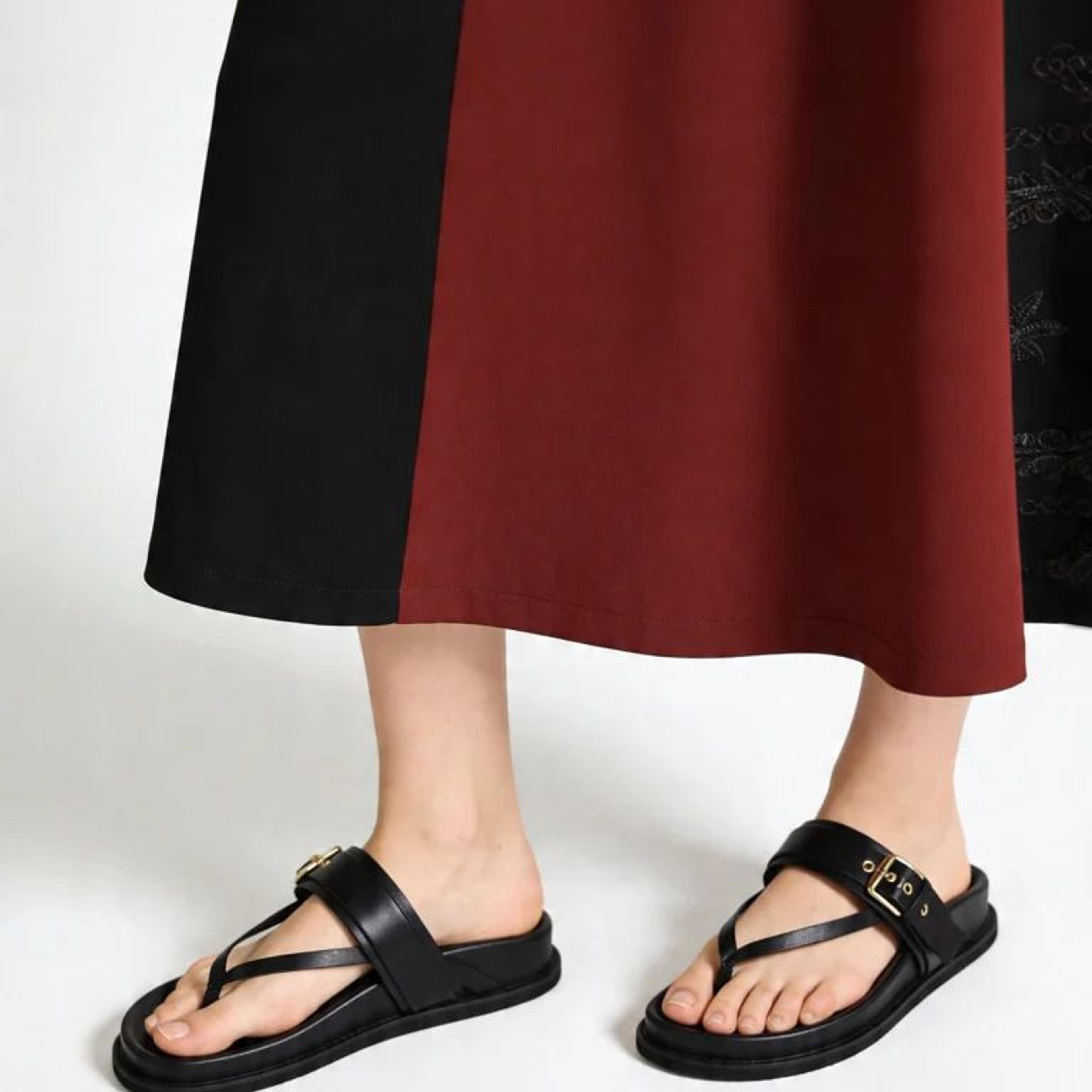 LUNA BLU Black Side Buckle Comfort Sandals