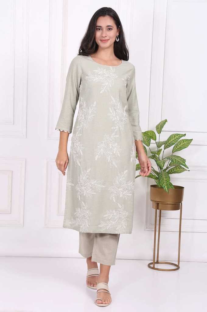 Green Floral Printed Embroidered Rayon Straight Kurta and Pants Set — photo 2