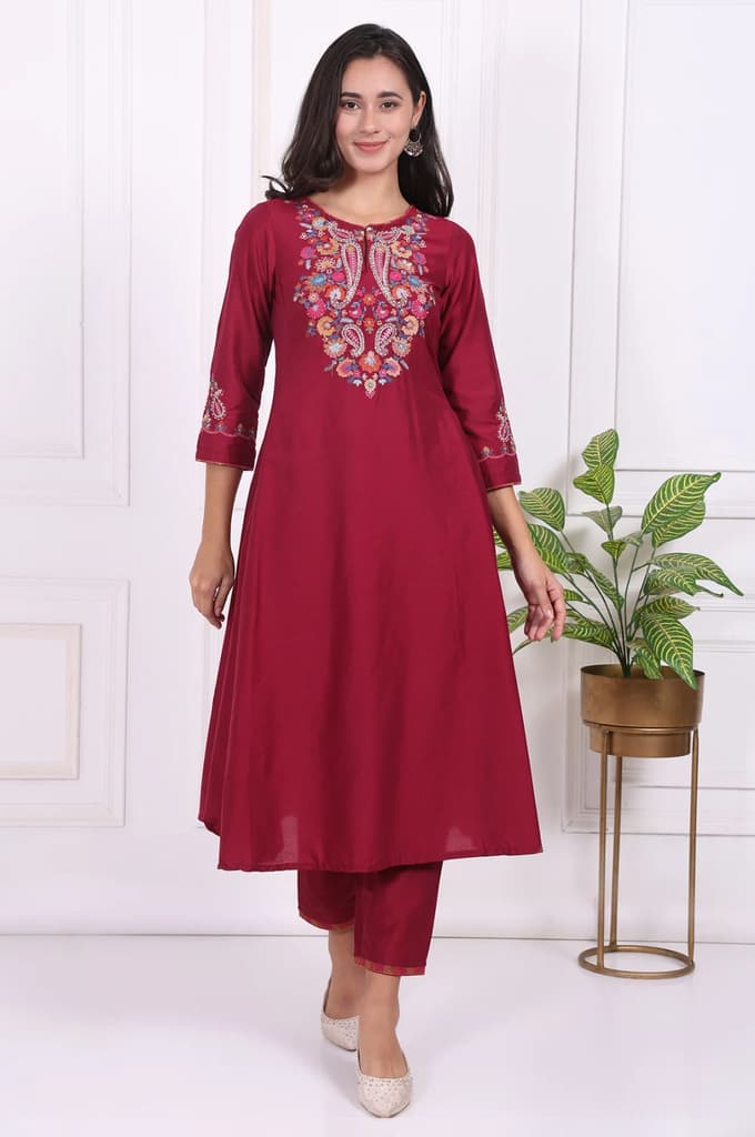 Maroon Embroidered Straight Kurta and Pants Co-ord Set — photo 2