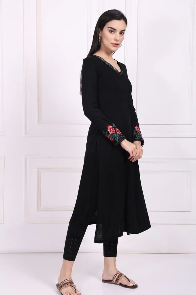 Black Embroidered A-Line Acrylic Winter Kurta — photo 6