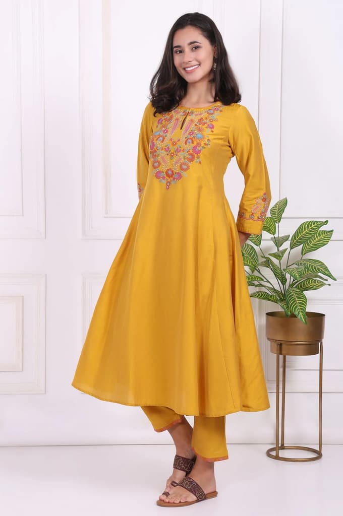 Yellow Embroidered Flared Kurta — photo 4
