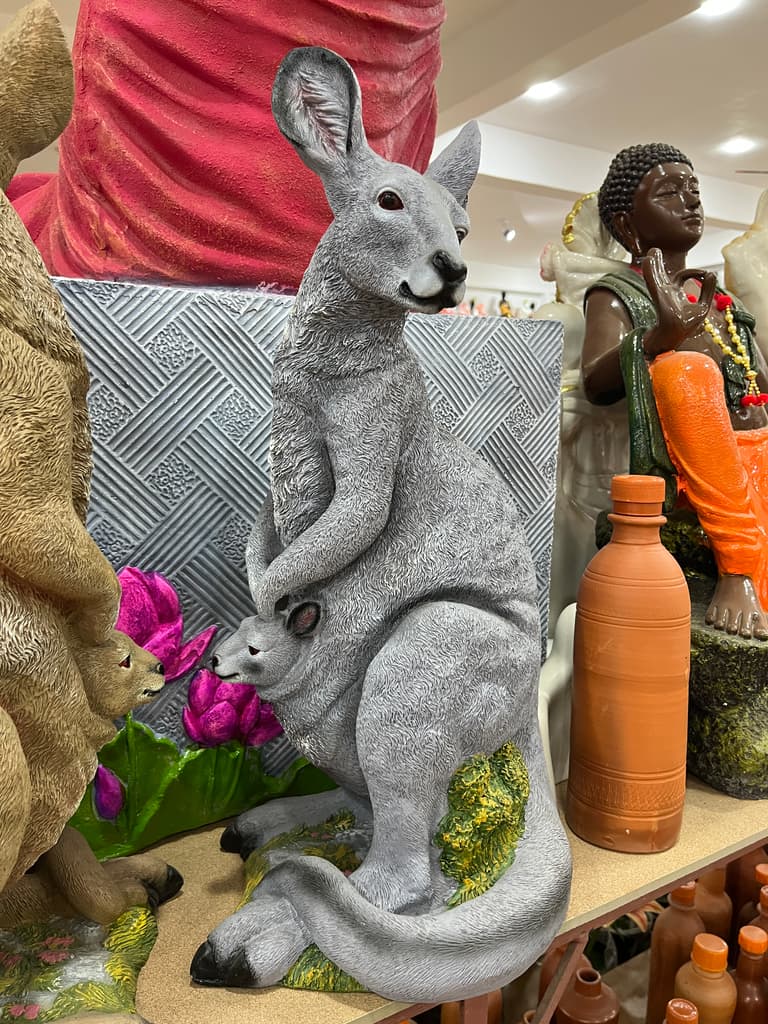 Kangaroo Statue | Sculpture | Concrete | Gray