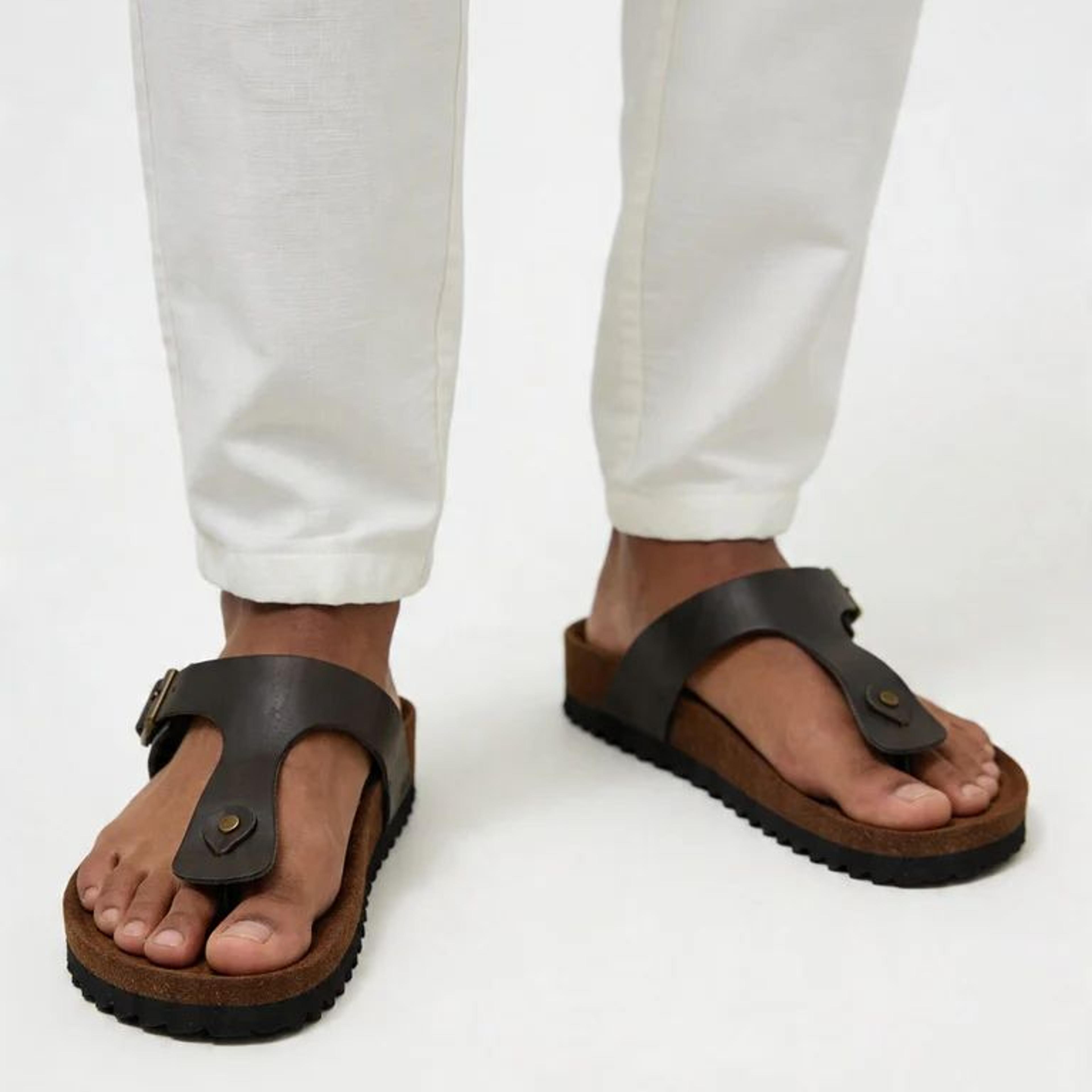 SOLEPLAY Olive Buckle-Detailed Thong Strap Sandals