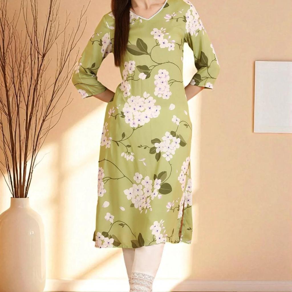 Green Bold Floral Printed Modal Straight Kurta