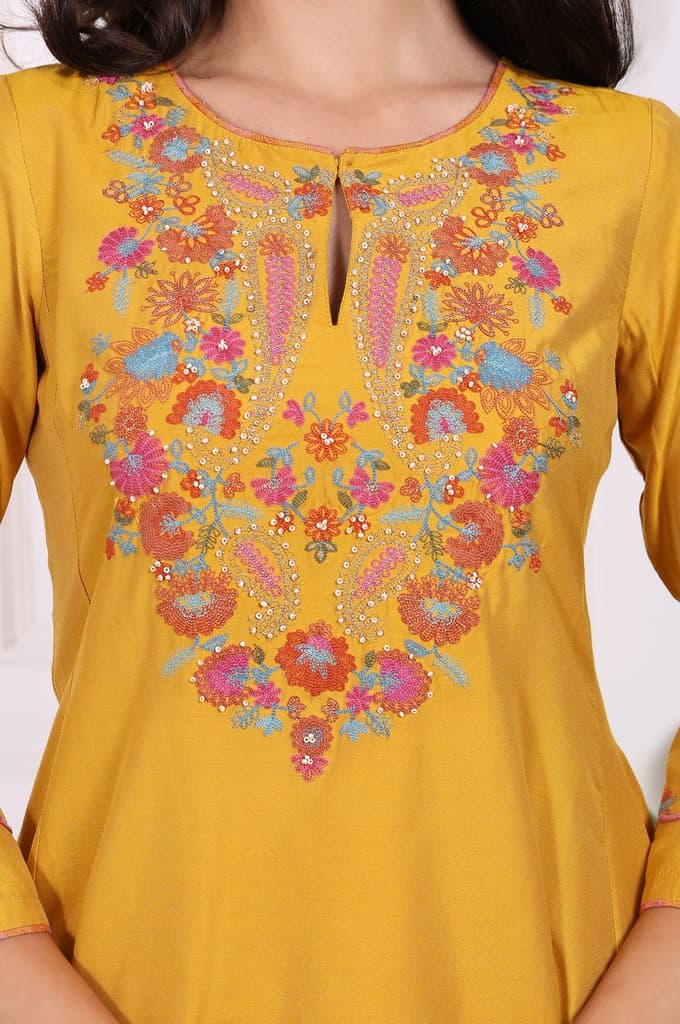 Yellow Embroidered Flared Kurta — photo 3