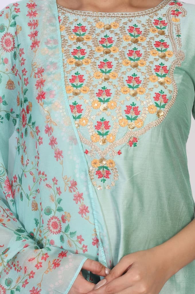 Green Embroidered Straight Jacquard Kurta with Straight Pant and Dupatta Set — photo 3