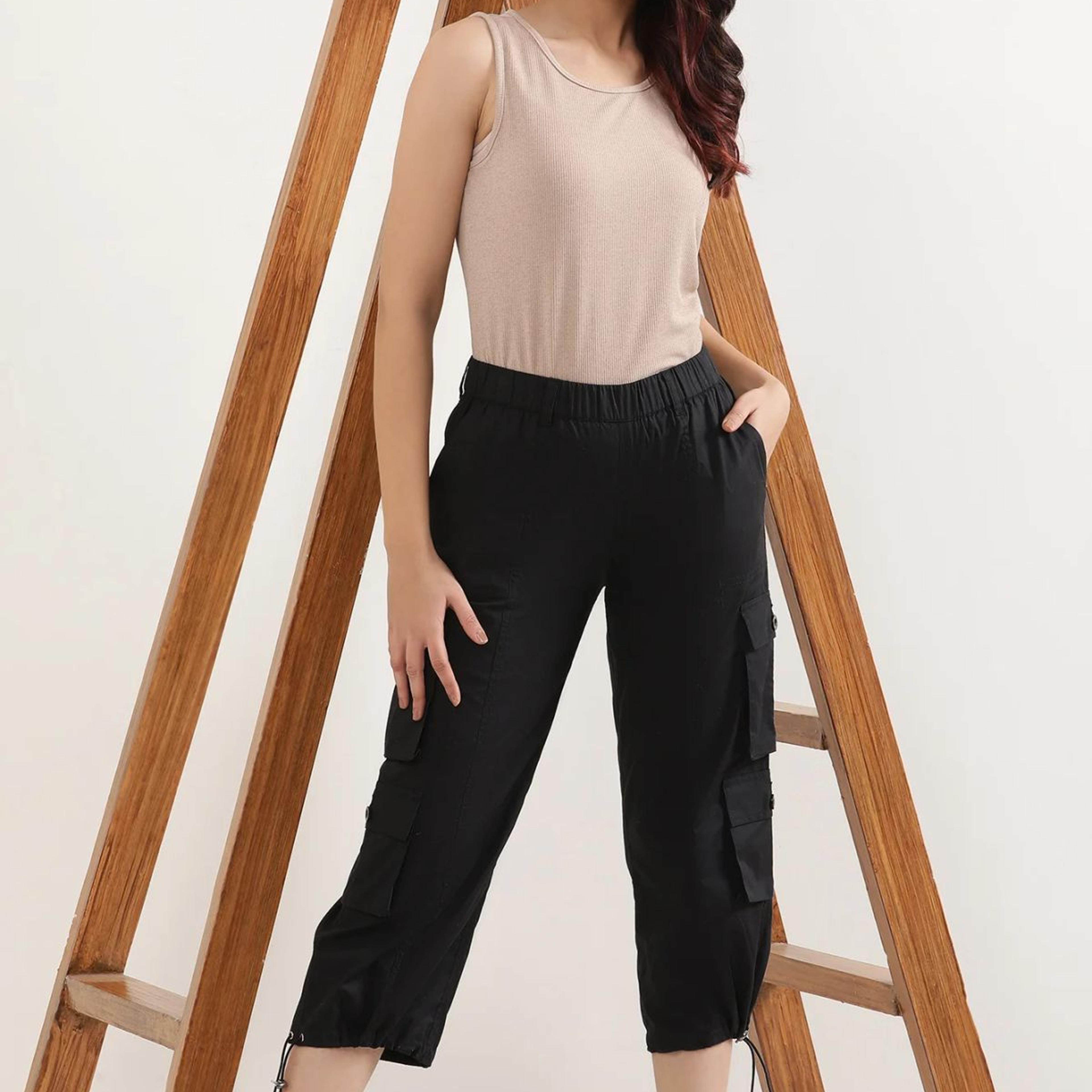 Black Solid Straight Fit Cotton Cropped Pants With Drawstring