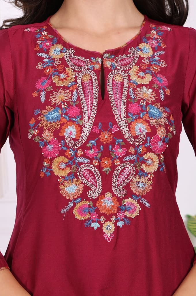 Maroon Embroidered Flared Kurta — photo 3