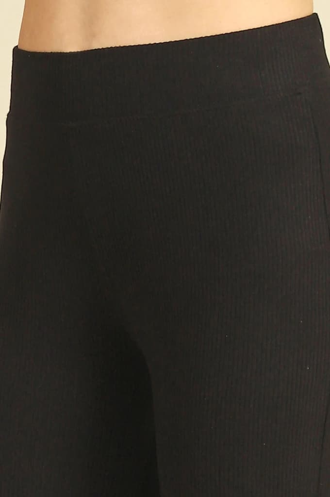 Black Solid Straight Fit Pants With Slip On Closure — photo 3