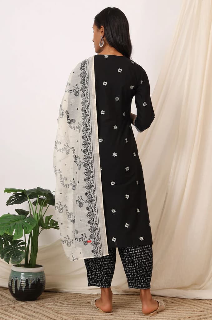 Black Bandhani Printed Pure Cotton Kurta, Pants and Dupatta Set — photo 6