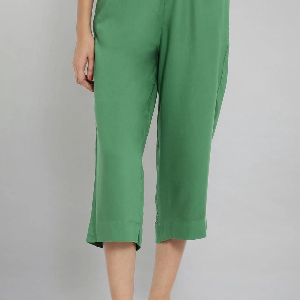 Muted Sage Green Solid Straight Fit Cotton Culottes With Elasticated Waist