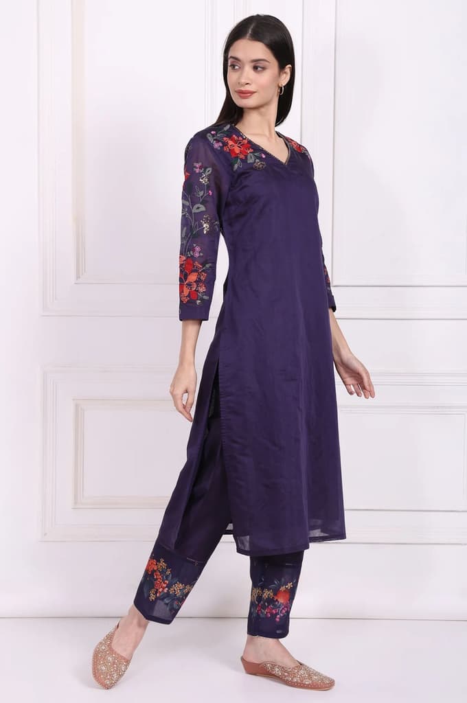 Purple Embroidered Straight Kurta with Straight Pant and Dupatta Set — photo 6