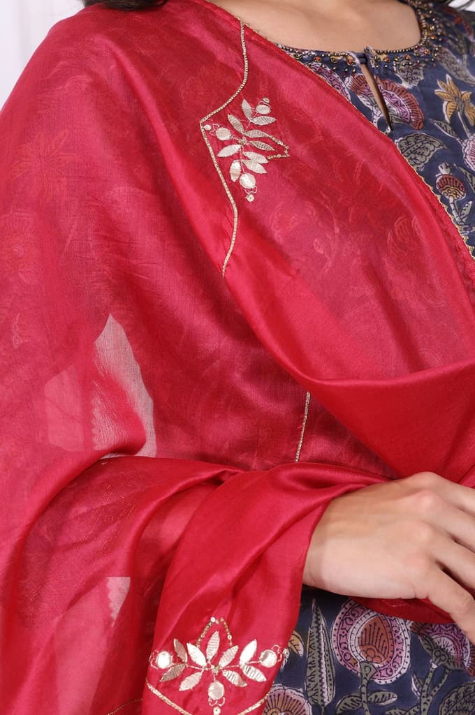 Pink Floral Printed Embroidered Silk Blend Dupatta — photo 3
