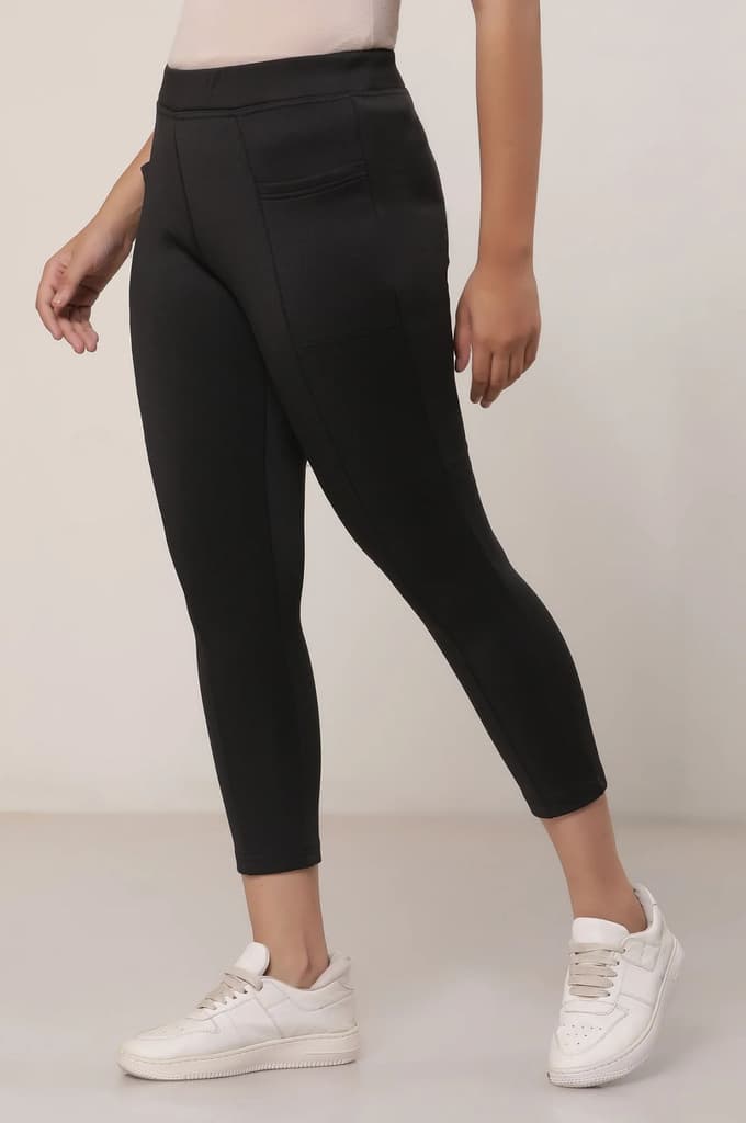 Black Solid Skinny Fit Calf Length Mid Rise Tights — photo 3