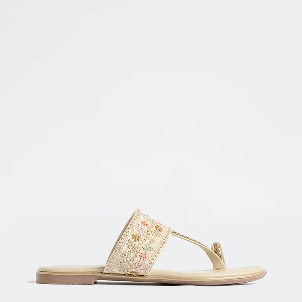 LUNA BLU Ivory Floral Embroidered Kolhapuri Sandals