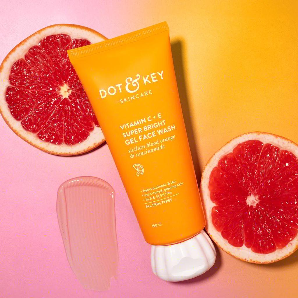 Vitamin C + E Gel Face Wash for Glowing Skin — photo 7