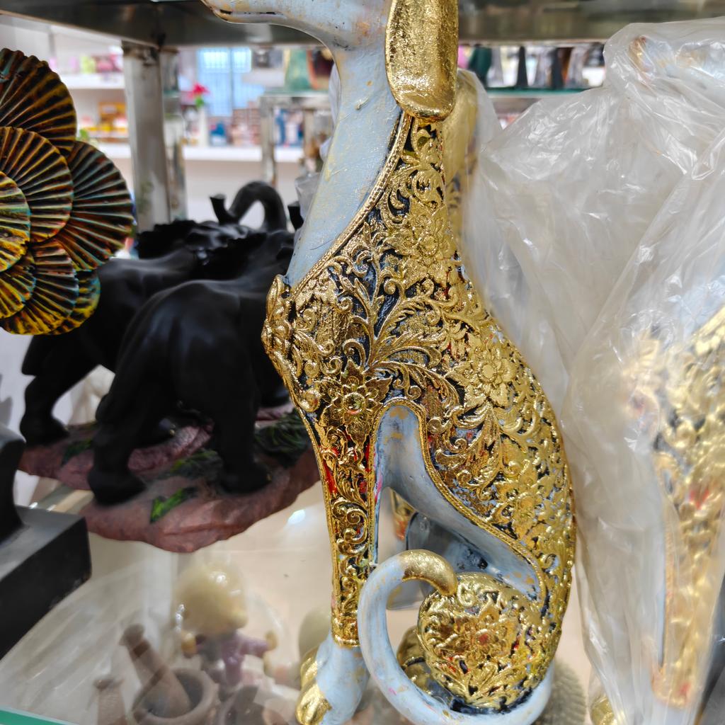Gold Statue of a Dog | Decorative | Sculpture | Gold