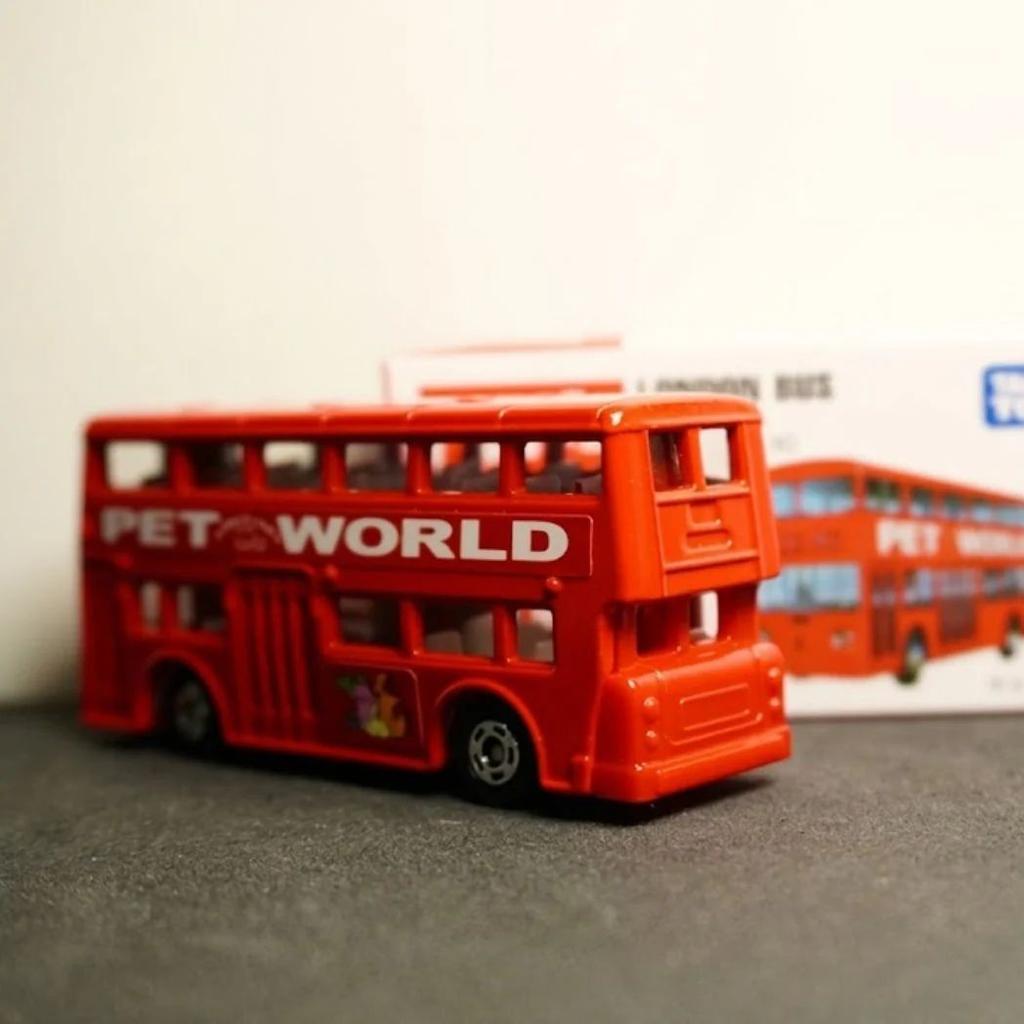 Tomica No. 95 London Bus Diecast Scale Model Collectible Car - Official Tomica — 1:64