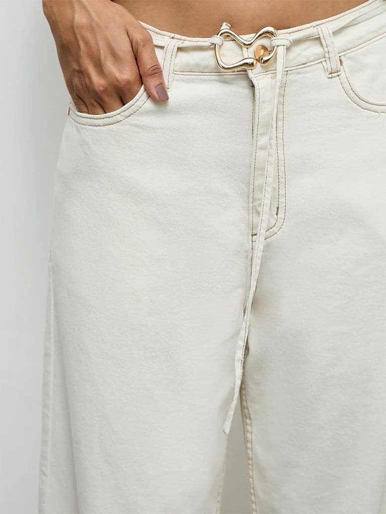 LOV Off-White High-Rise Jeans with Belt — photo 3