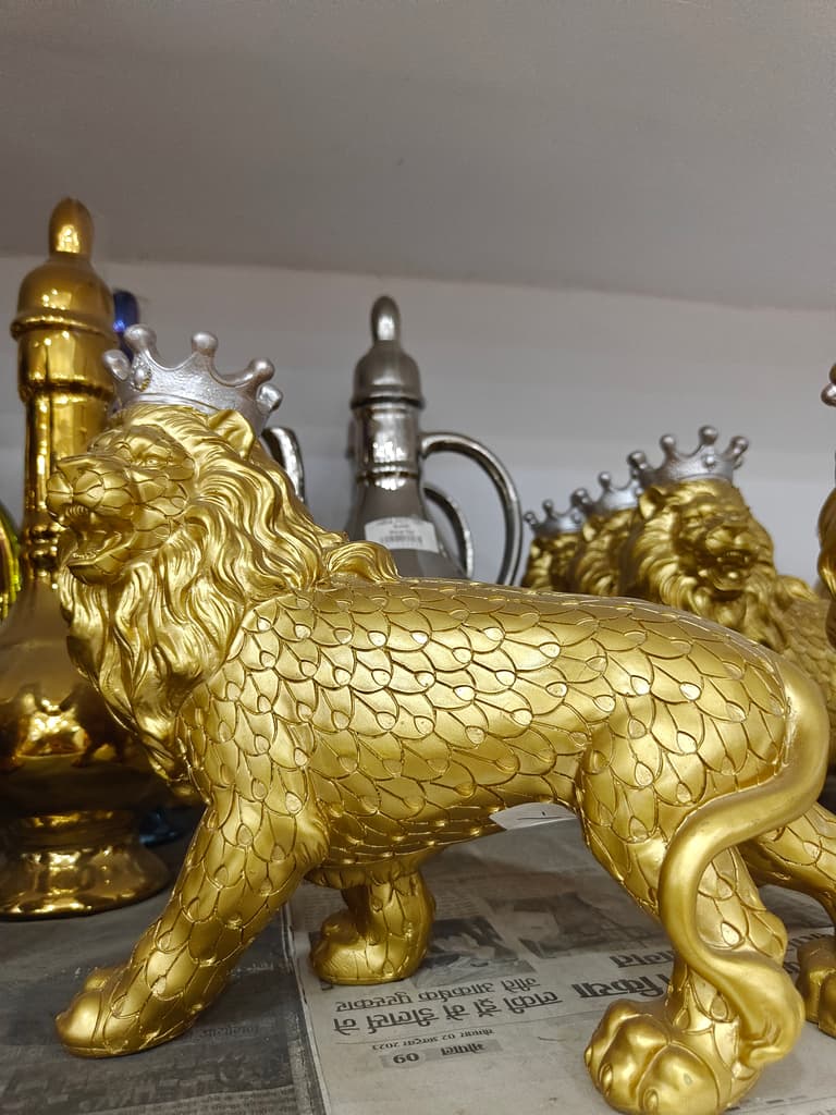 Gold Lion Statue | Decorative | Metal | Gold
