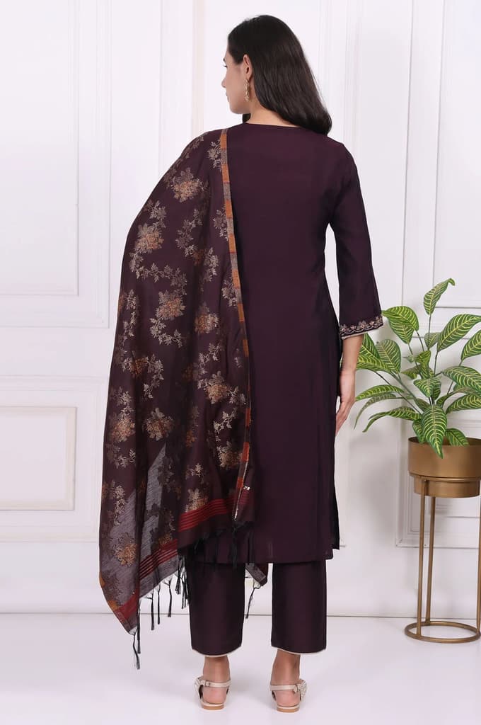 Purple Embroidered Straight Kurta, Pants and Dupatta Set — photo 5