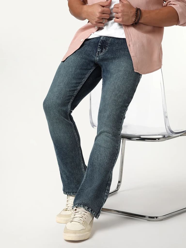 Men's Blue Bootcut Fit Mid Rise Tinted Heavy Washed Jeans Stretchable — photo 2