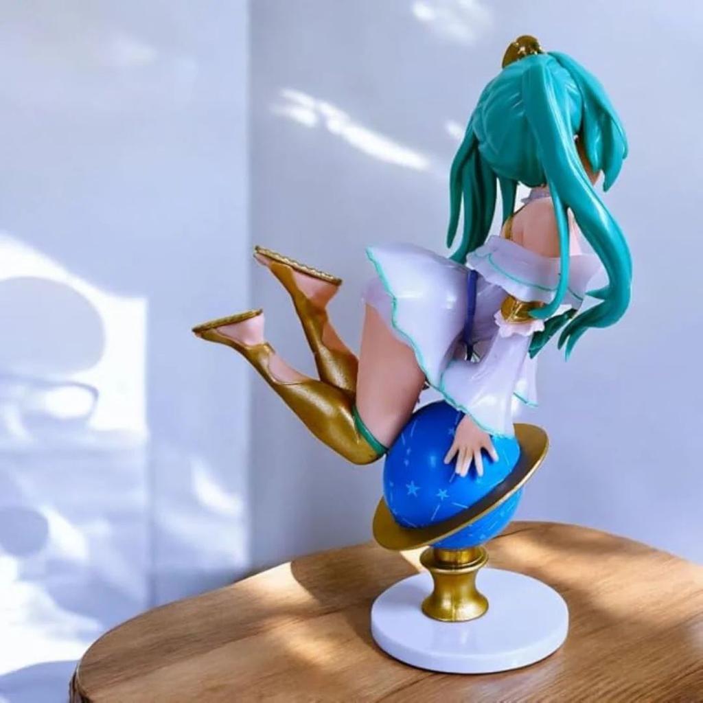 Hatsune Miku Celestial Chibi Display Figure With Planet Base — photo 3