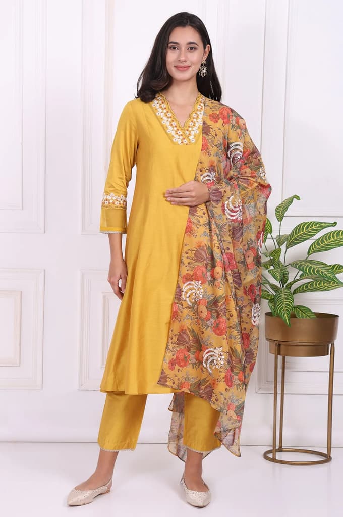 Yellow Embroidered Straight Kurta, Pants and Dupatta Set — XS