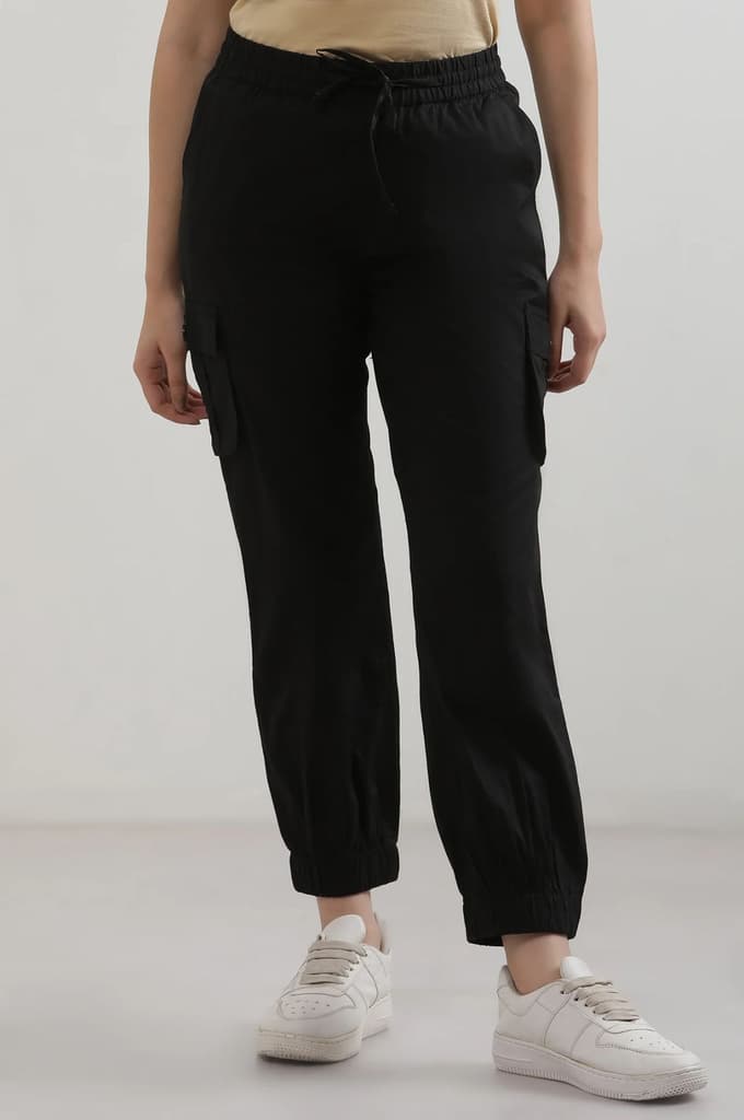 Black Solid Straight Fit Cotton Cargo Pants With Button And Zip Closure — photo 2