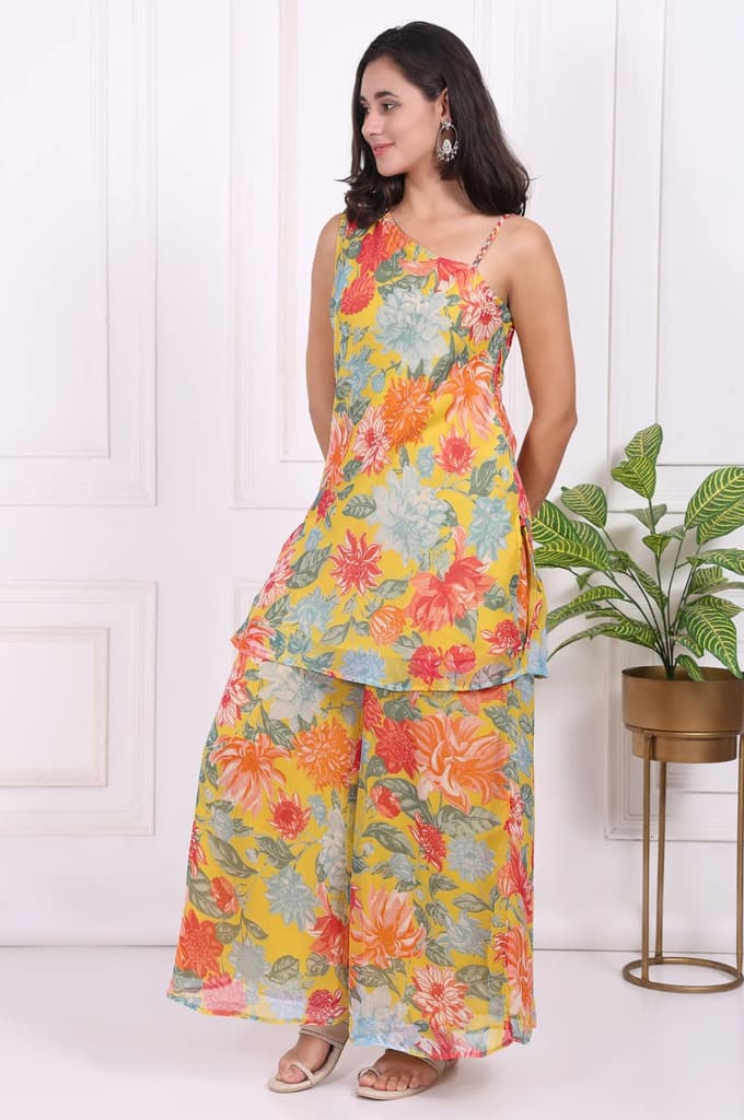 Yellow Floral Printed Straight Kurta and Flared Pants Set — photo 4