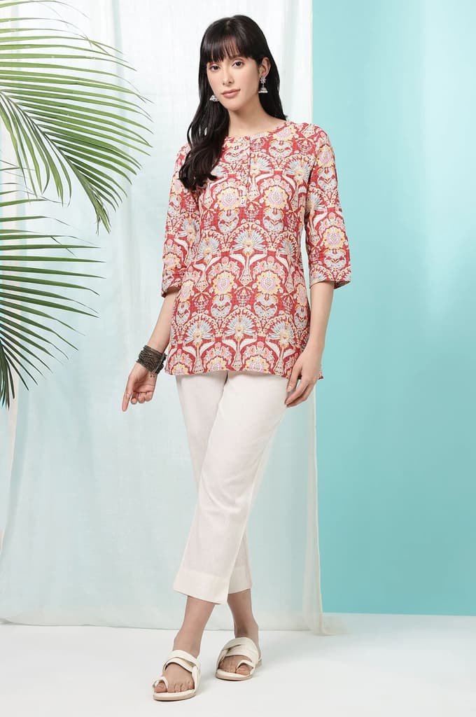 Red Floral Printed Cotton Slub Short Kurti — photo 3