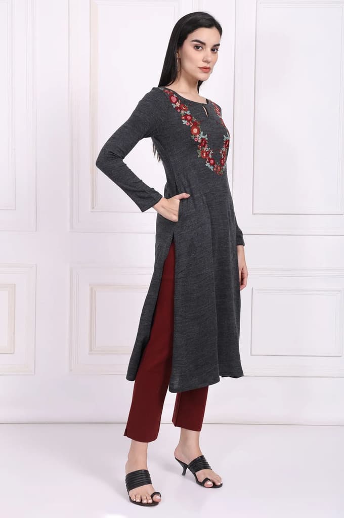 Grey Embroidered A-Line Acrylic Winter Kurta — photo 6