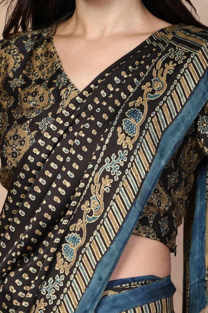 Black Tassels Saree with Unstitched Blouse — photo 3