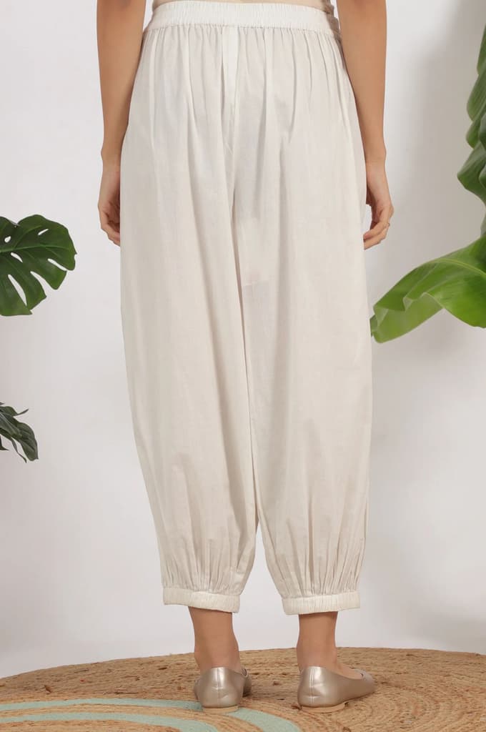 White Ankle Length Pure Cotton Gathered Pants — photo 4