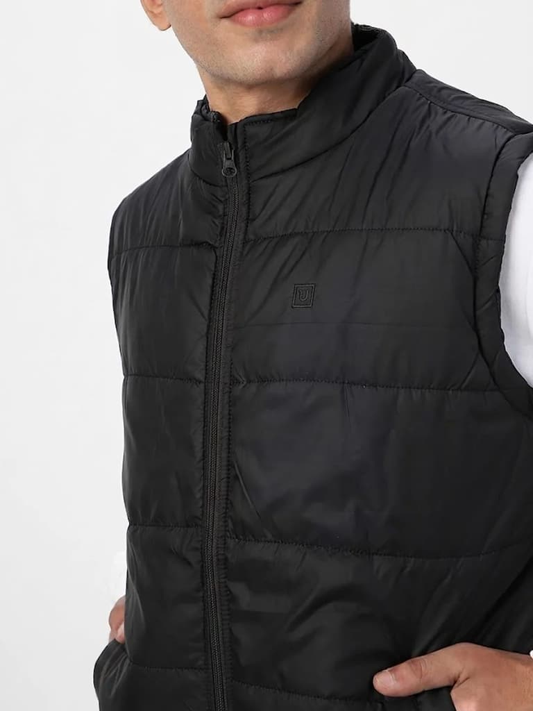 Men's Black Sleeveless Zippered Puffer Jacket — photo 5